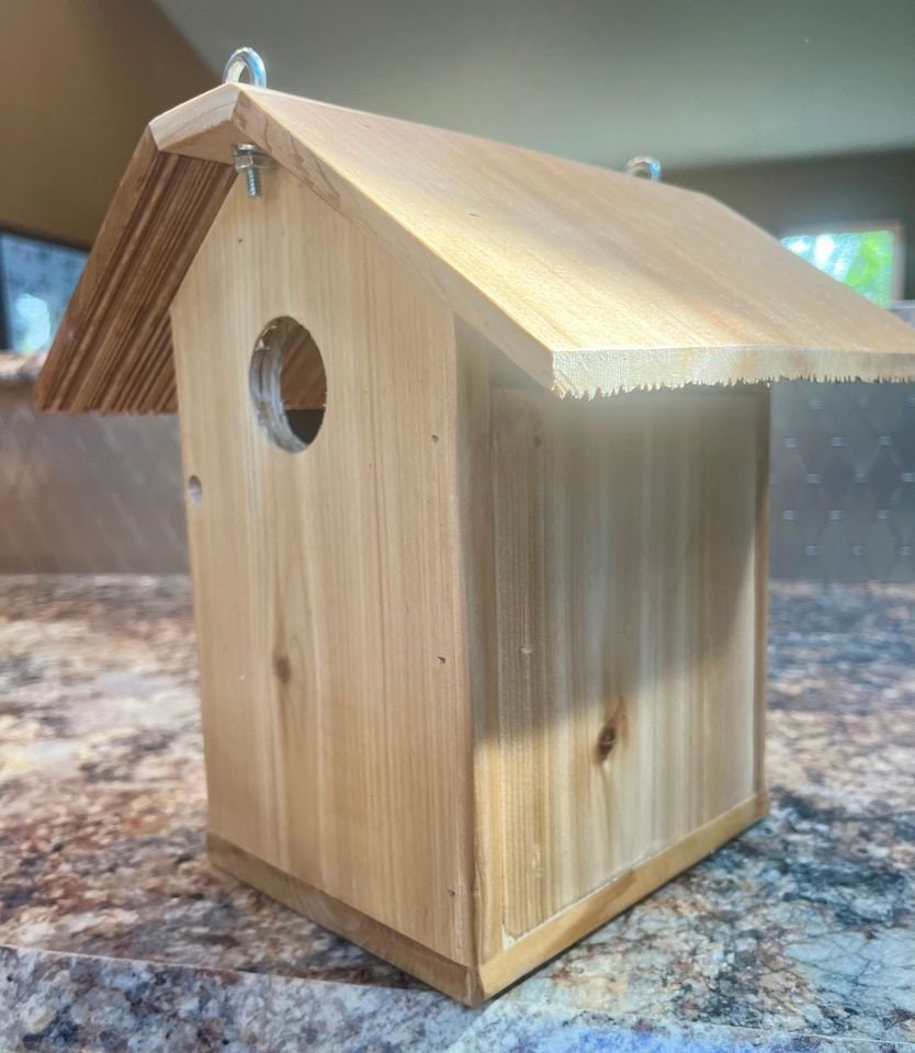 Handmade Reclaimed Cedar Birdhouse – Rustic Hanging Birdhouse with Rust-Proof Chain, Eco-Friendly Outdoor Garden Decor