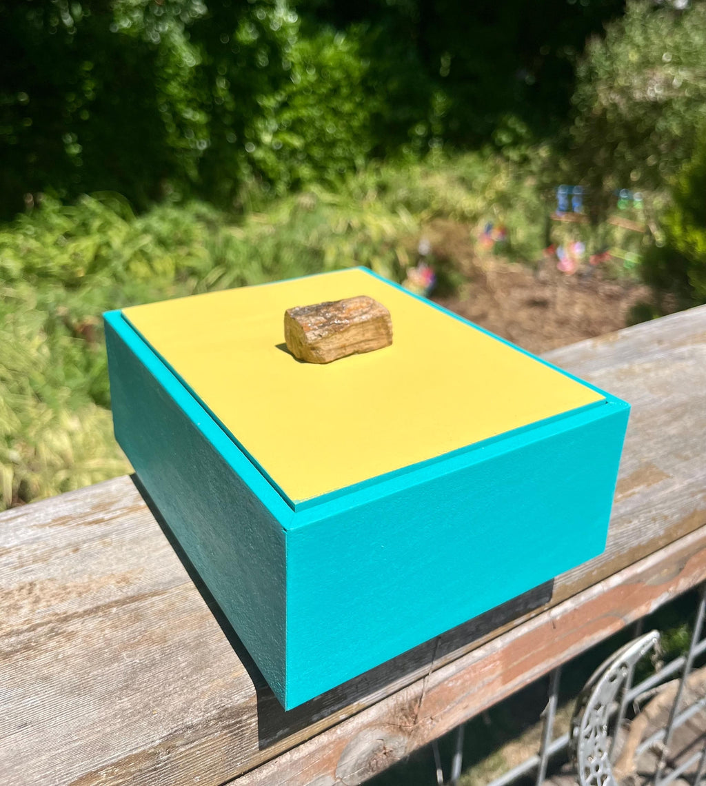 Hand-Painted Alder wood Jewelry Box: Oak Base, Petrified Wood Pull