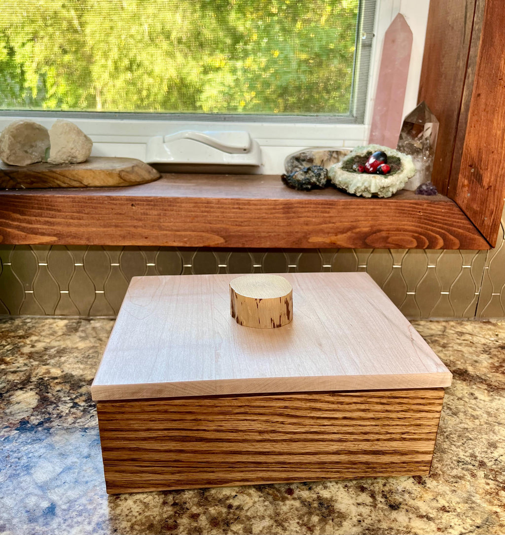 Handmade Solid Oak Jewelry Box: Rustic Maple Lid Storage