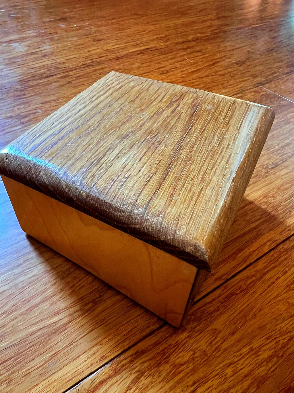 Handcrafted 5-Wood Keepsake Box: White Sparkle Felt Lined, Tung Oil Finish