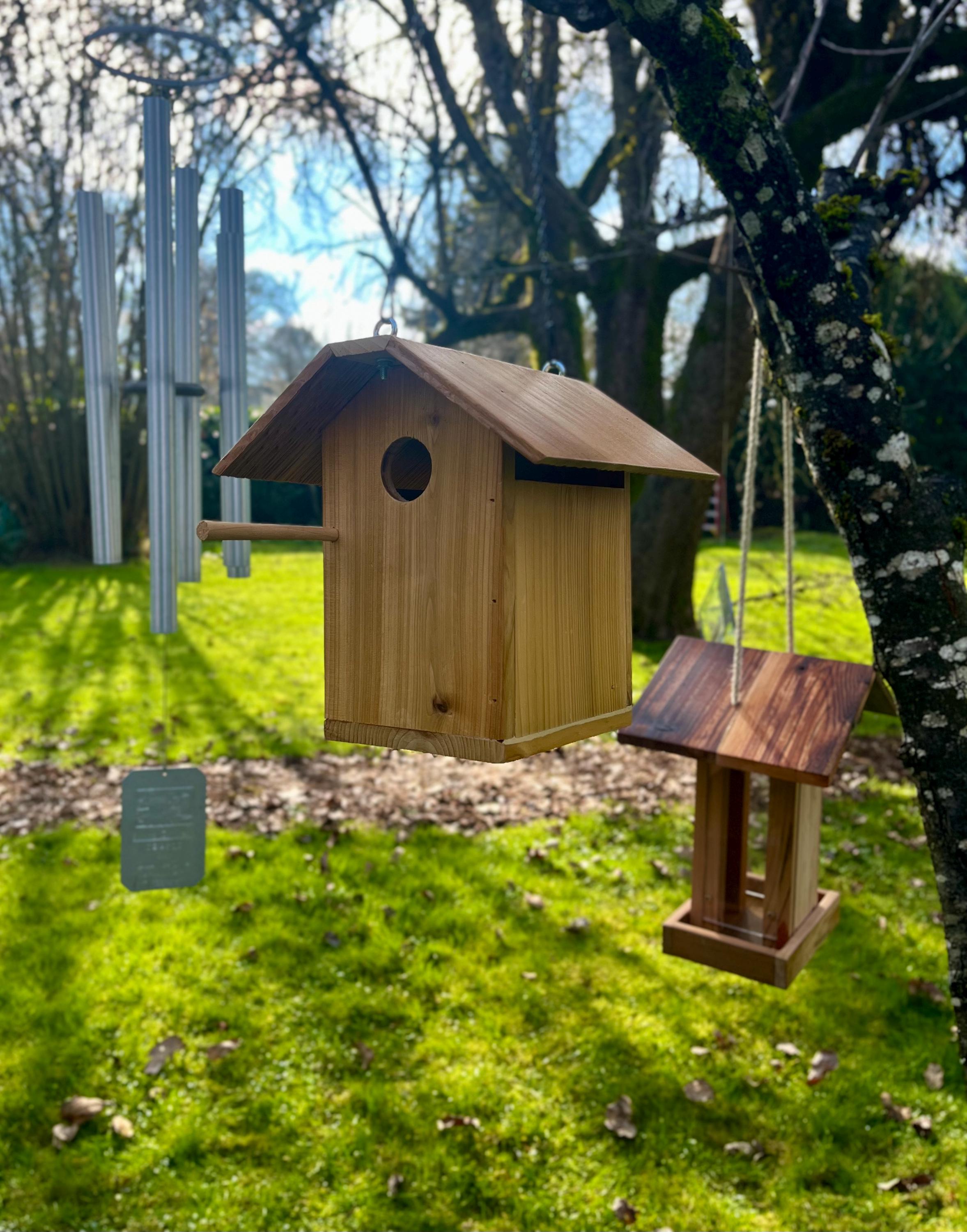 Handmade Reclaimed Cedar Birdhouse – Rustic Hanging Birdhouse with Rust-Proof Chain, Eco-Friendly Outdoor Garden Decor