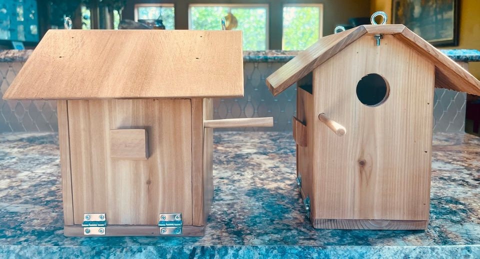 Handmade Reclaimed Cedar Birdhouse – Rustic Hanging Birdhouse with Rust-Proof Chain, Eco-Friendly Outdoor Garden Decor