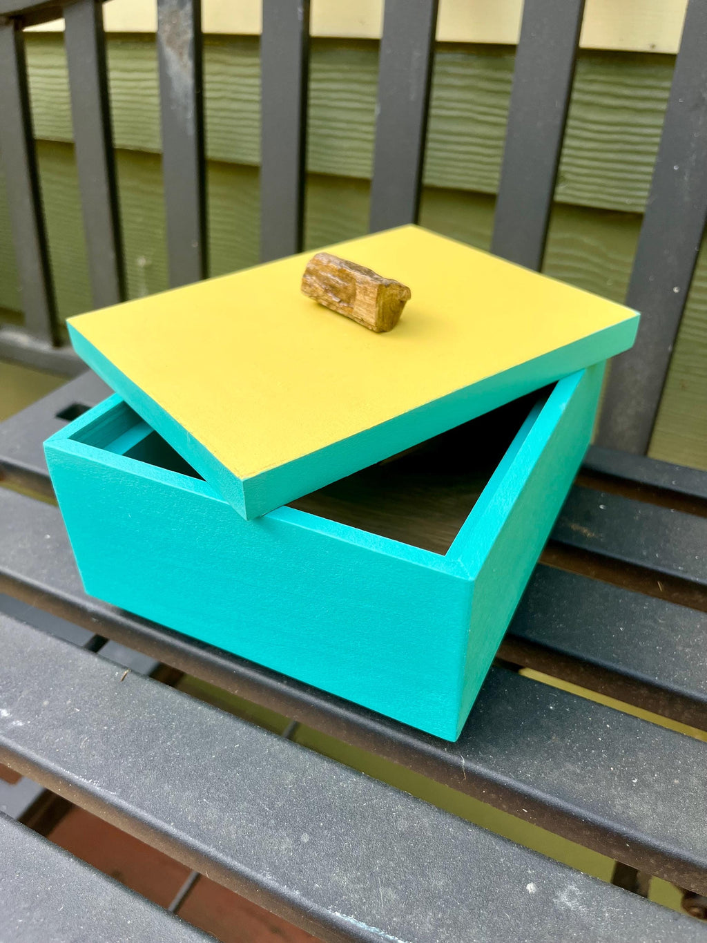 Hand-Painted Alder wood Jewelry Box: Oak Base, Petrified Wood Pull