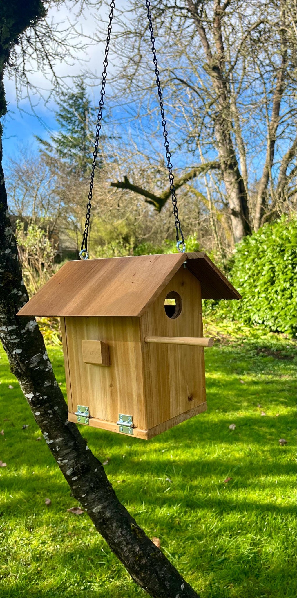 Handmade Reclaimed Cedar Birdhouse – Rustic Hanging Birdhouse with Rust-Proof Chain, Eco-Friendly Outdoor Garden Decor