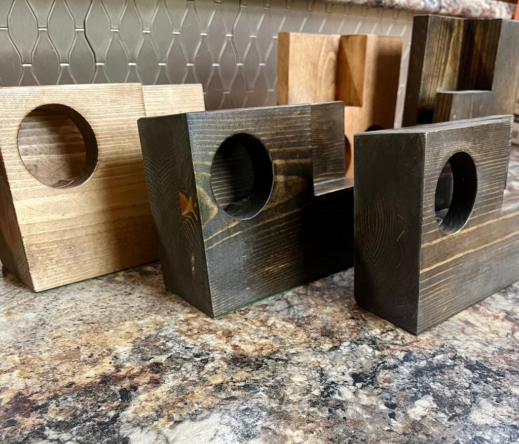 Handmade Pine Wood Phone Amplifier: Rustic Acoustic Speaker & Stand