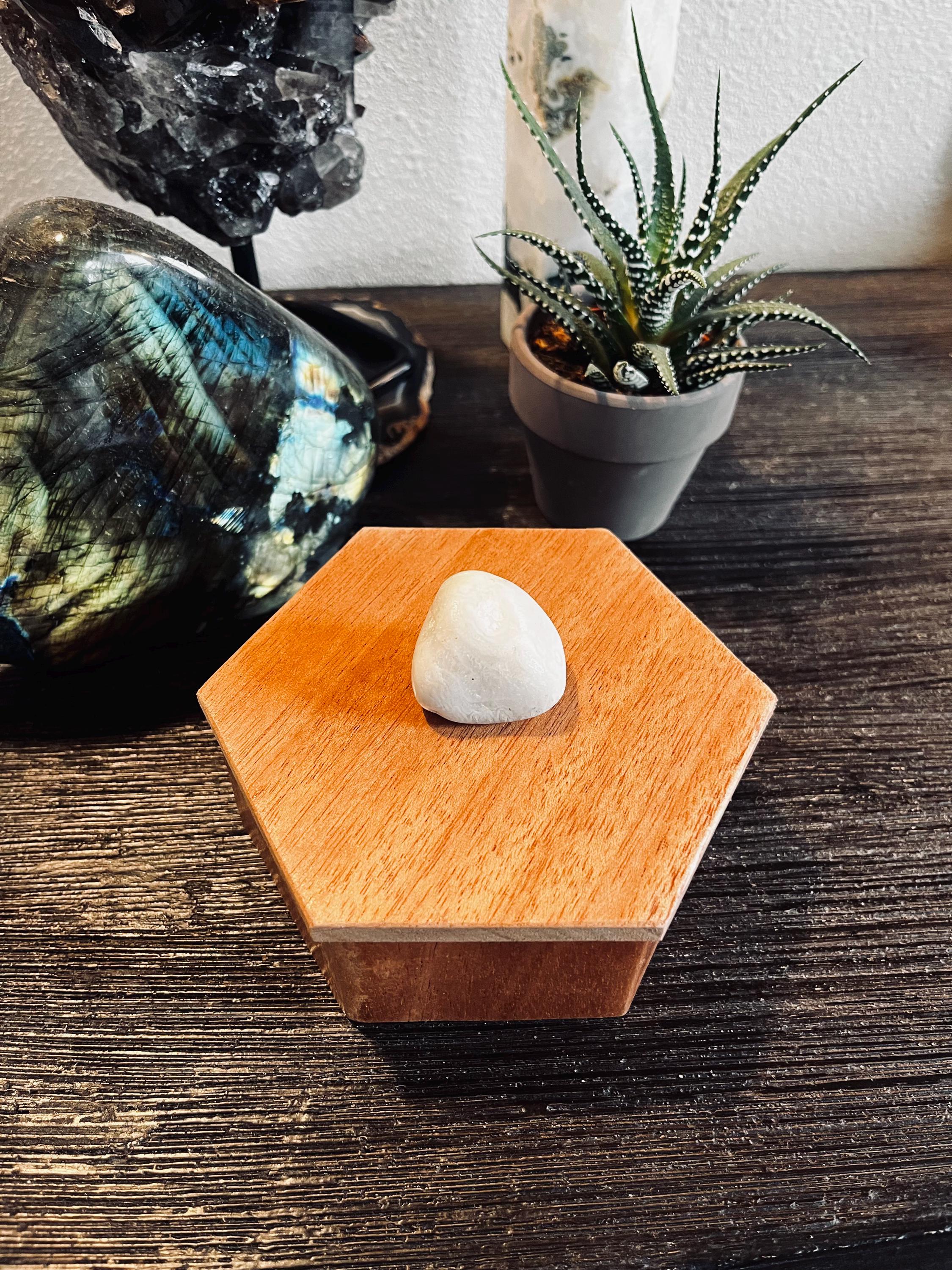 Handmade Mahogany Hexagon Jewelry Box: Quartz Crystal Lid