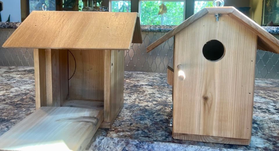 Handmade Reclaimed Cedar Birdhouse – Rustic Hanging Birdhouse with Rust-Proof Chain, Eco-Friendly Outdoor Garden Decor