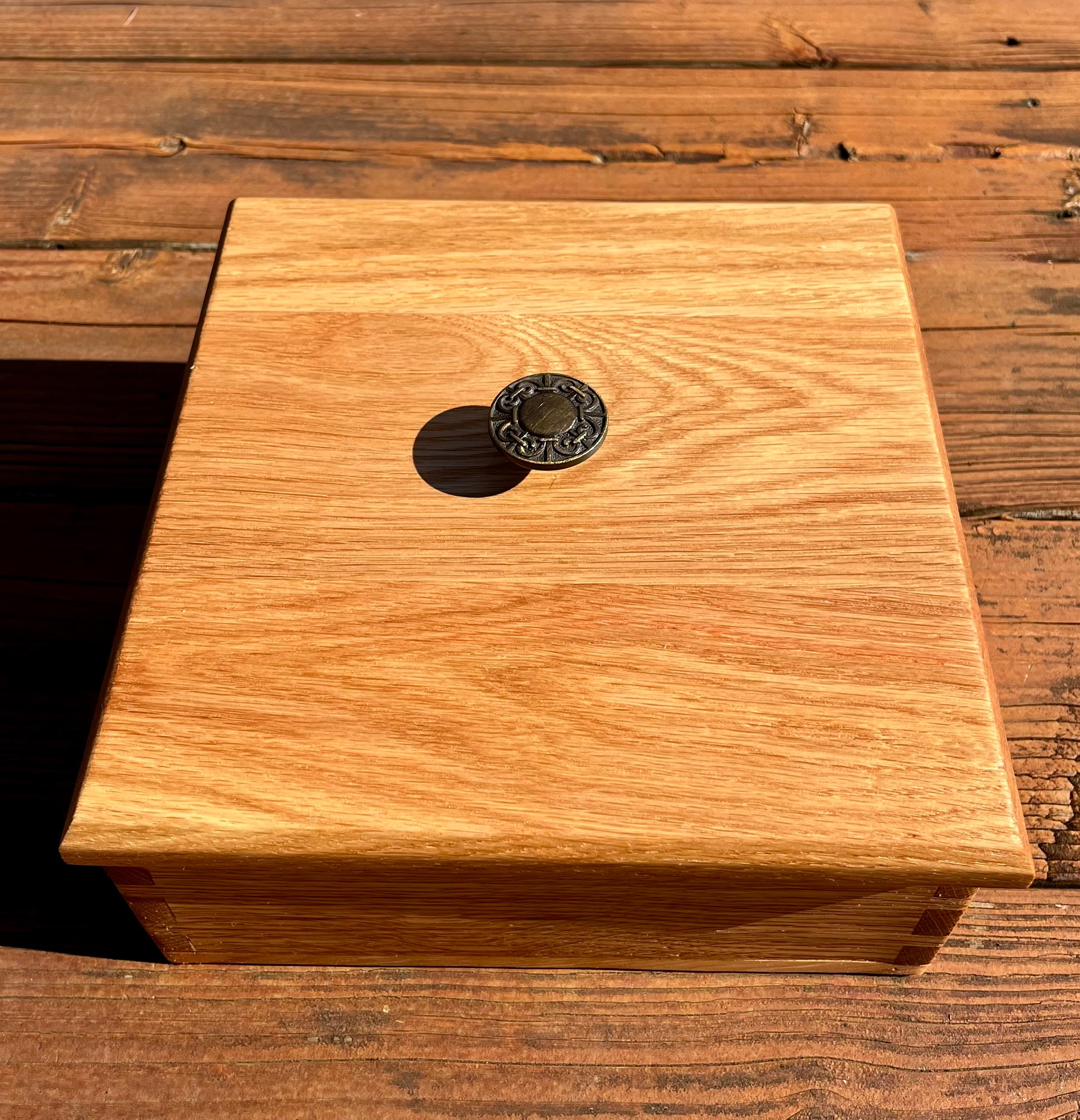 Handcrafted Solid Oak Keepsake Box – Dovetail Joinery, Engraved Mandala Lid, Blue Sparkle Lining