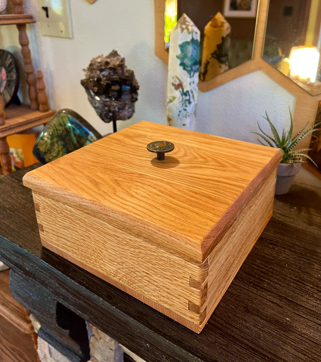 Handcrafted Solid Oak Keepsake Box – Dovetail Joinery, Engraved Mandala Lid, Blue Sparkle Lining