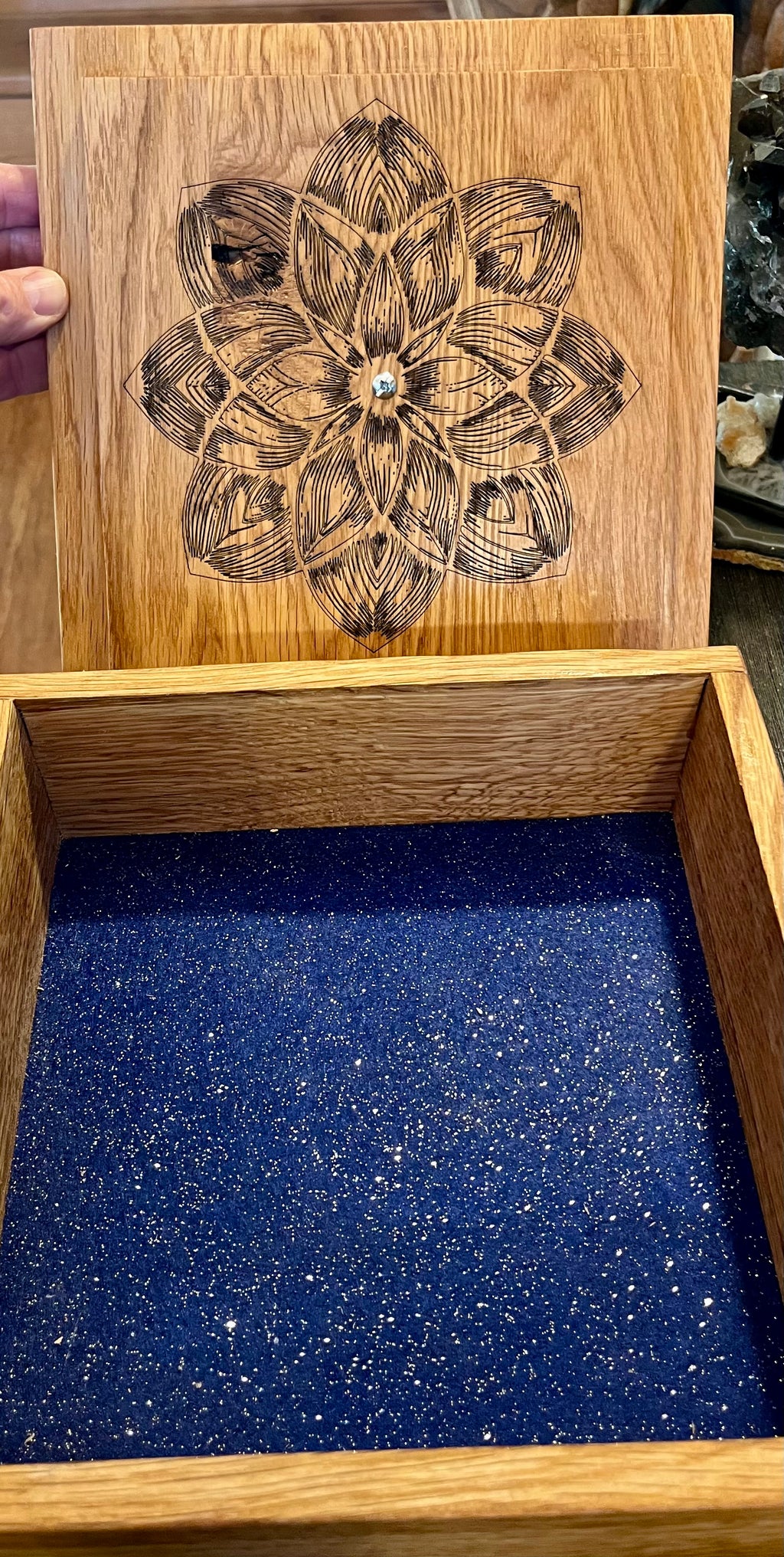 Handcrafted Solid Oak Keepsake Box – Dovetail Joinery, Engraved Mandala Lid, Blue Sparkle Lining