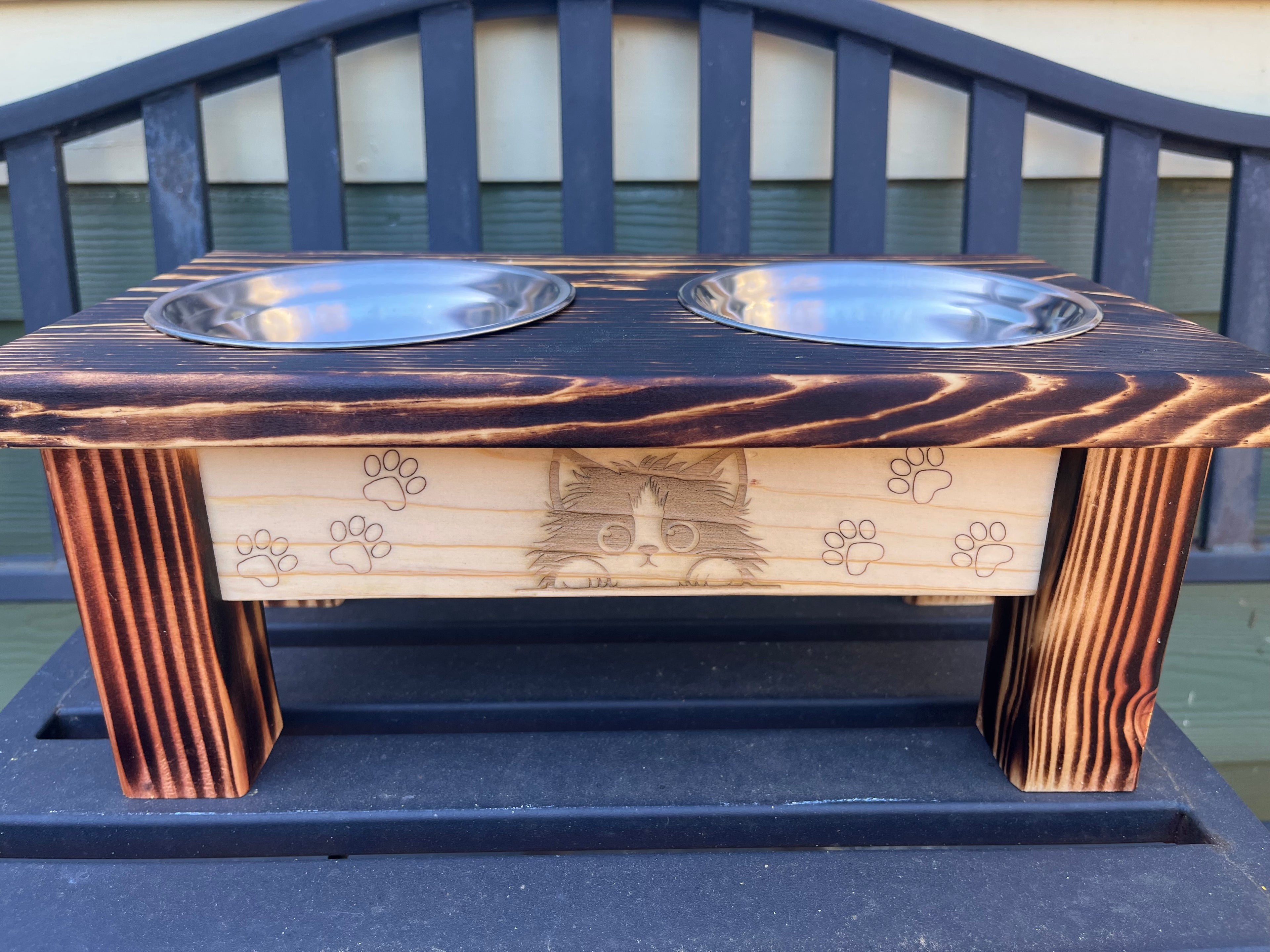 Elevated Rustic Cat Feeder – Burned Wood Finish with Engraved Kittens & Paw Prints