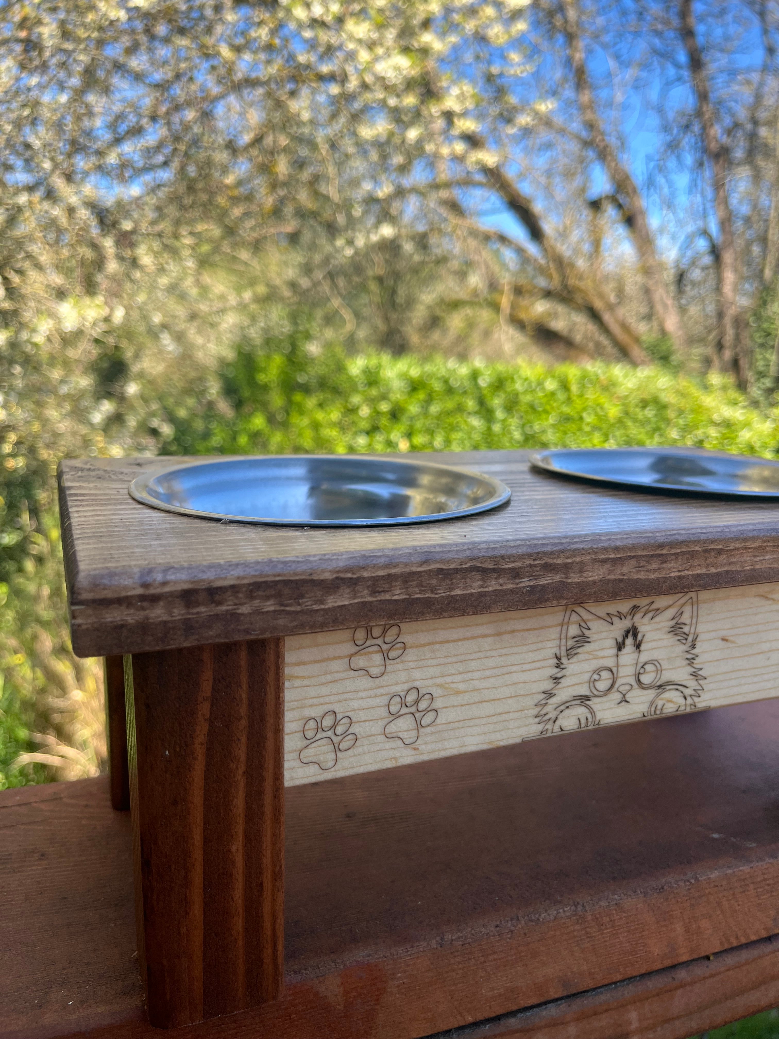 Elevated Cat Feeder – Light American Stain with Engraved Kitten Design