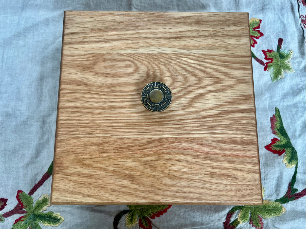 Handcrafted Solid Oak Keepsake Box – Dovetail Joinery, Engraved Mandala Lid, Blue Sparkle Lining