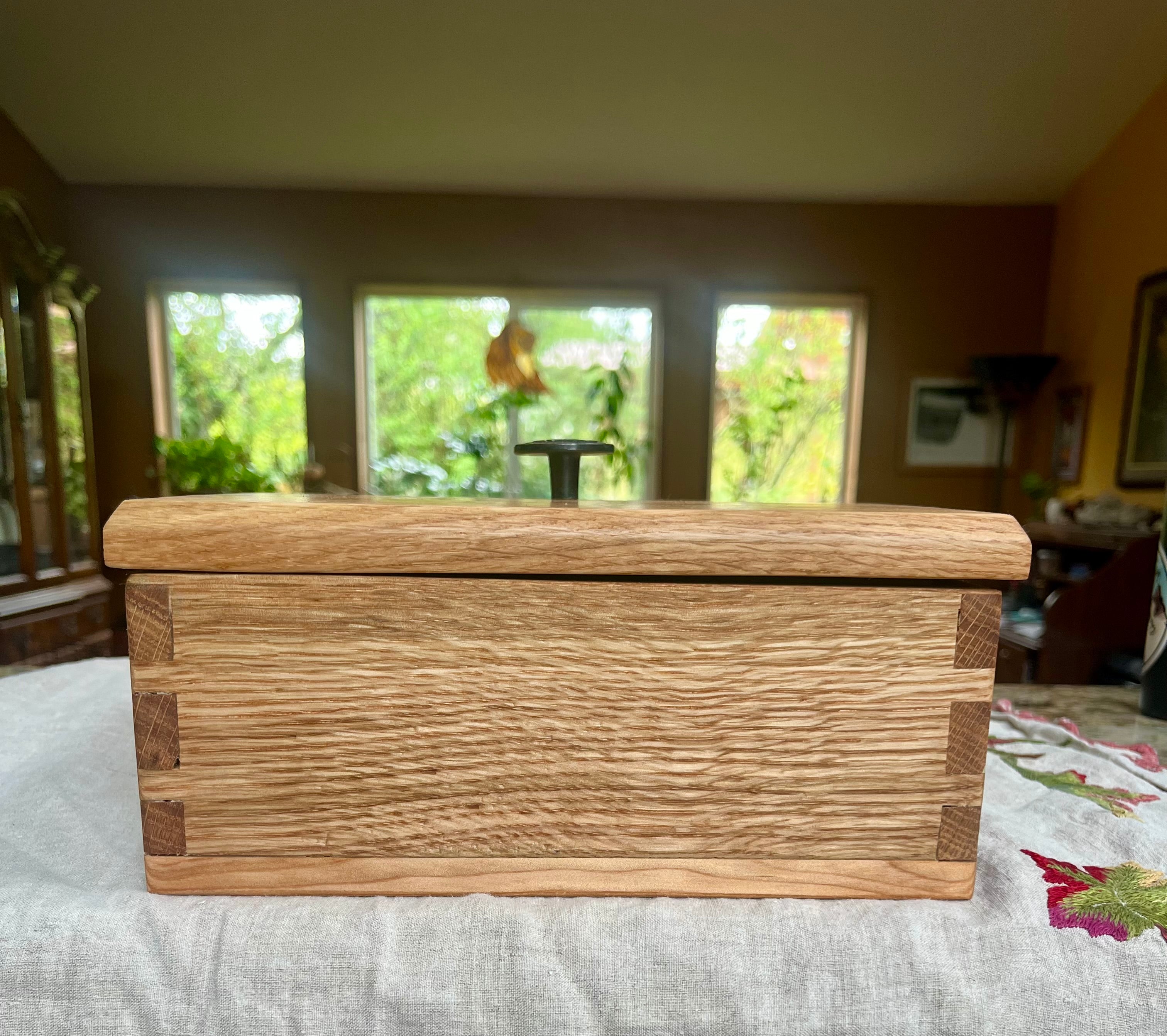 Handcrafted Solid Oak Keepsake Box – Dovetail Joinery, Engraved Mandala Lid, Blue Sparkle Lining