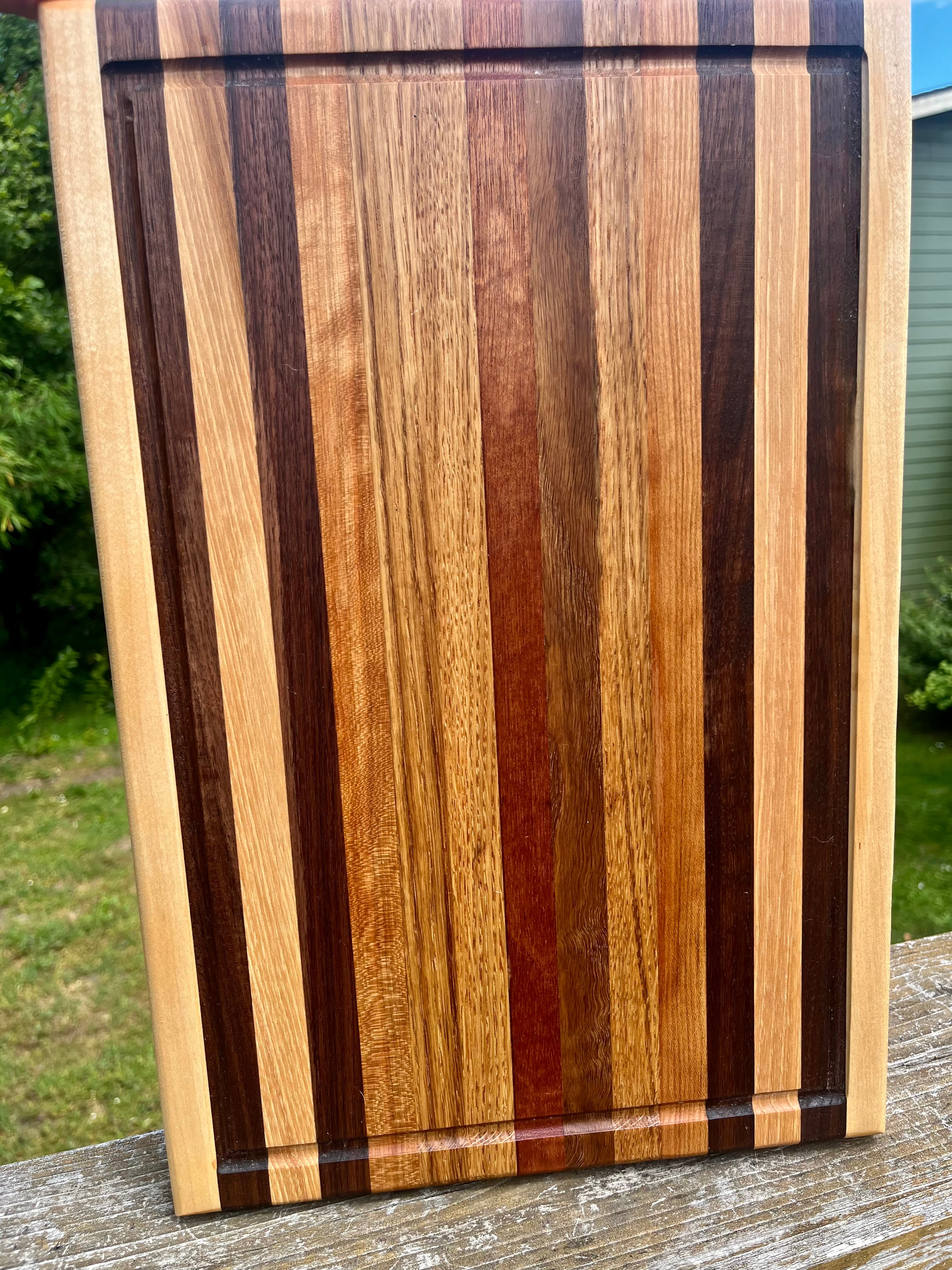 Premium Handmade Hardwood Cutting Board – Edge Grain Style with Juice Groove
