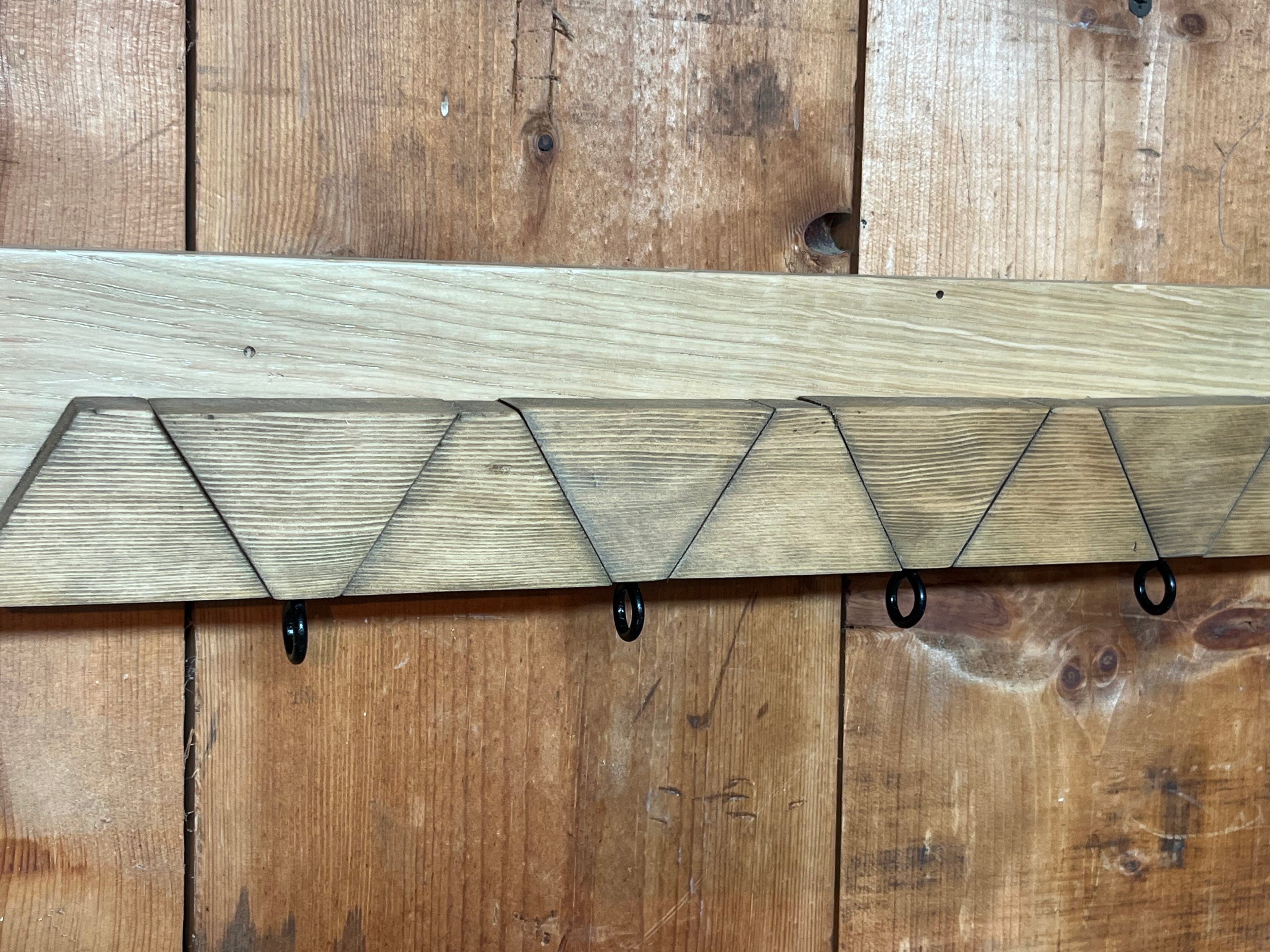 Hidden Hook Wall Rack – Locally Grown Oak & Upcycled Fir Key Organizer