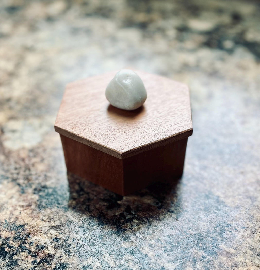 Handmade Mahogany Hexagon Jewelry Box: Quartz Crystal Lid