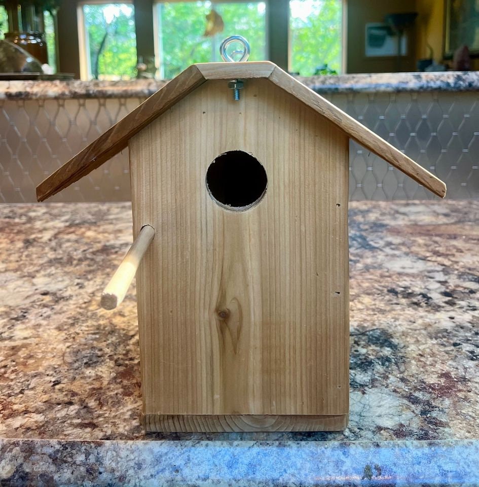 Handmade Reclaimed Cedar Birdhouse – Rustic Hanging Birdhouse with Rust-Proof Chain, Eco-Friendly Outdoor Garden Decor