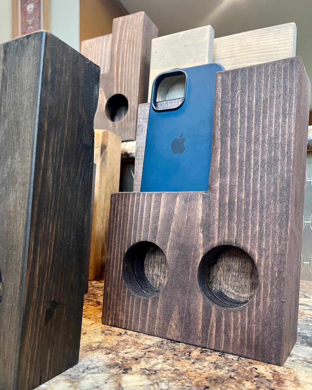 Handmade Pine Wood Phone Amplifier: Rustic Acoustic Speaker & Stand