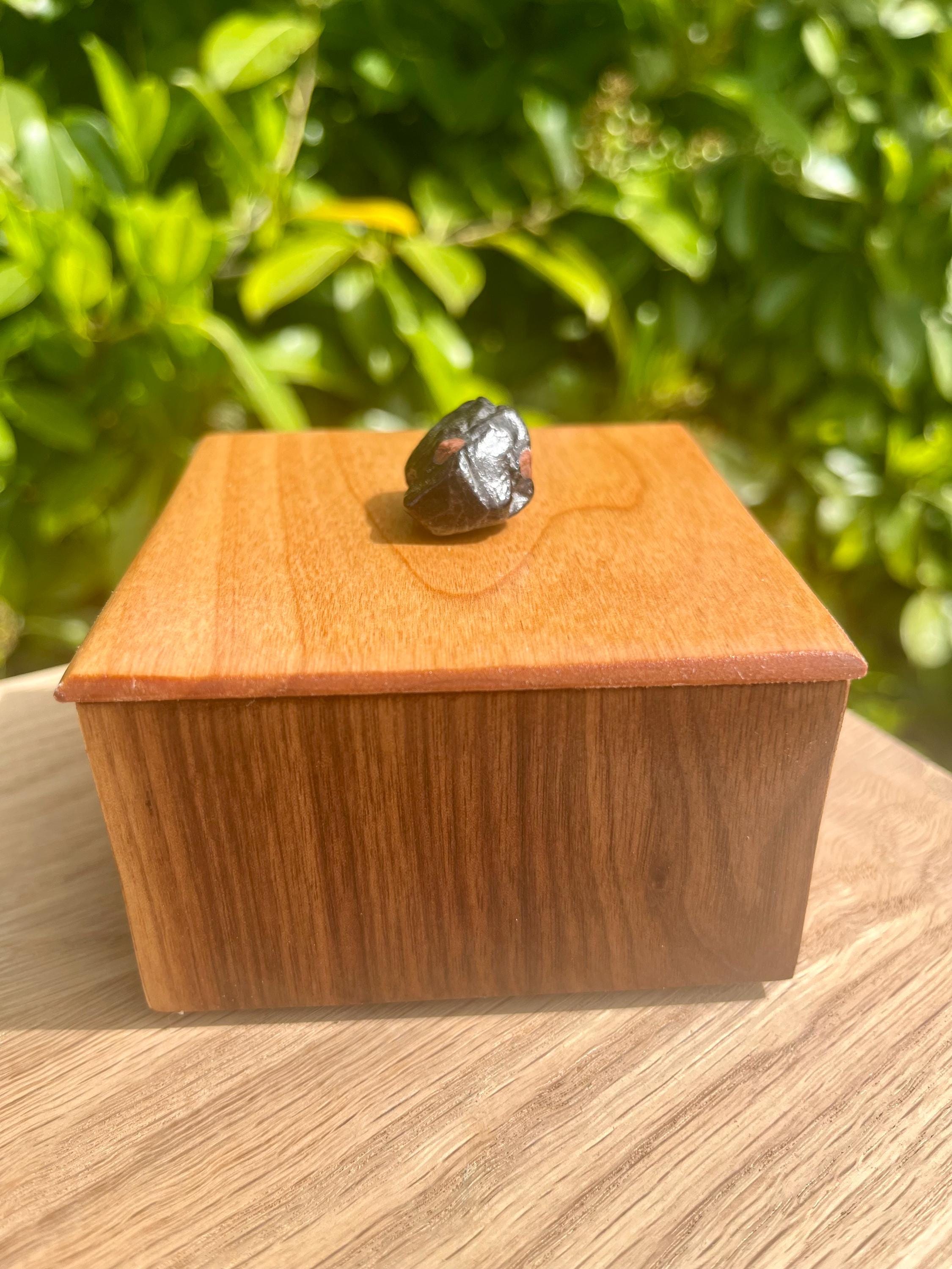 Handcrafted Wood Jewelry Box: Oregon Agate, Salvaged Cherry Lid