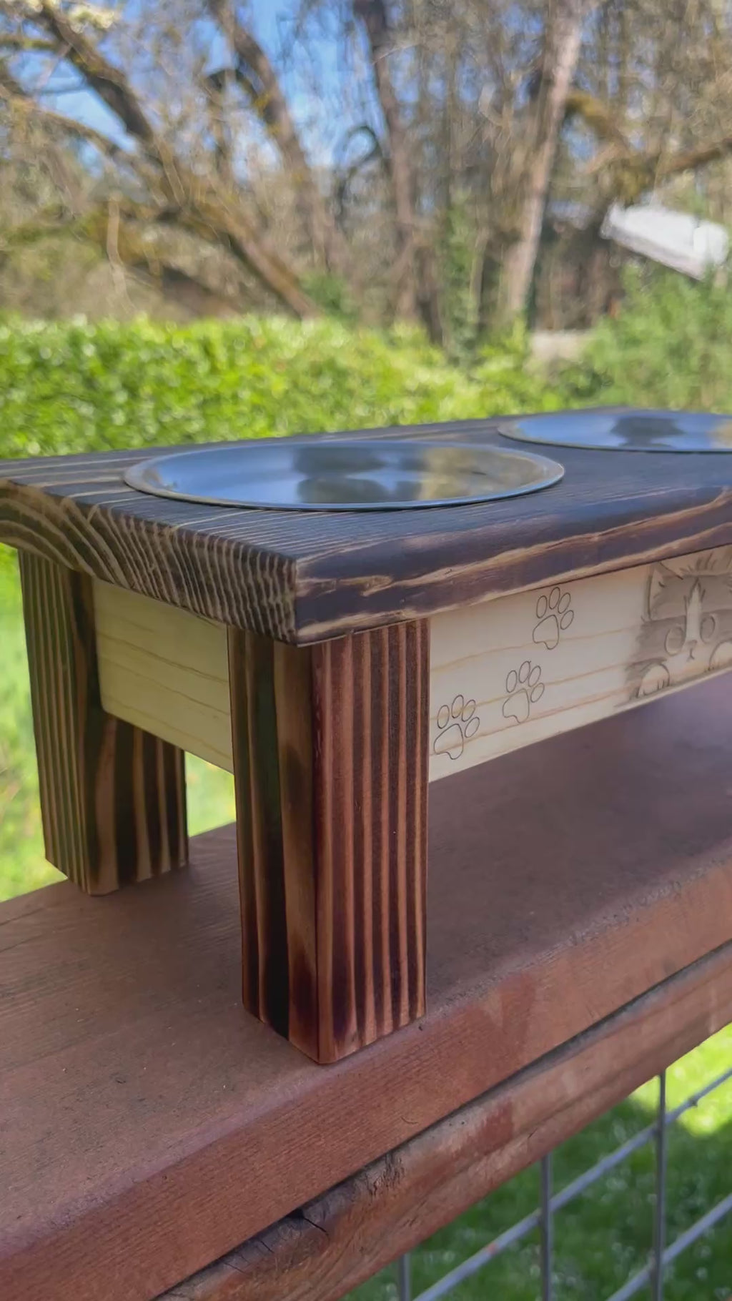 Elevated Rustic Cat Feeder – Burned Wood Finish with Engraved Kittens & Paw Prints